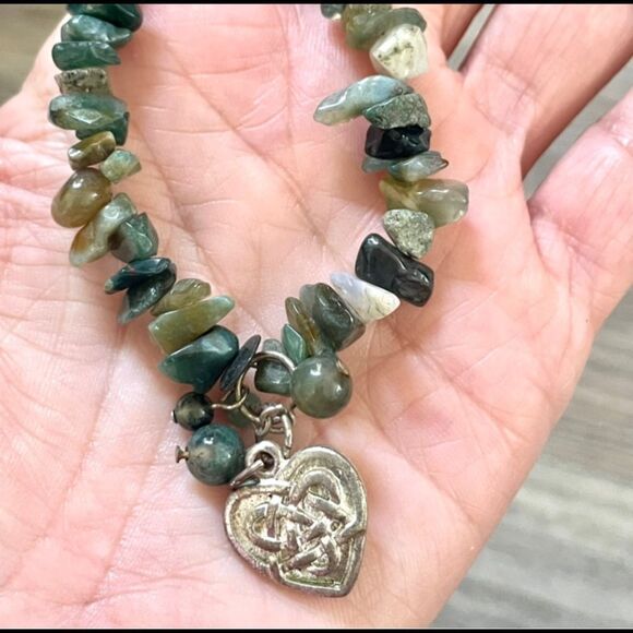 Silver tone heart pendant natural stones necklace - Picture 4 of 10